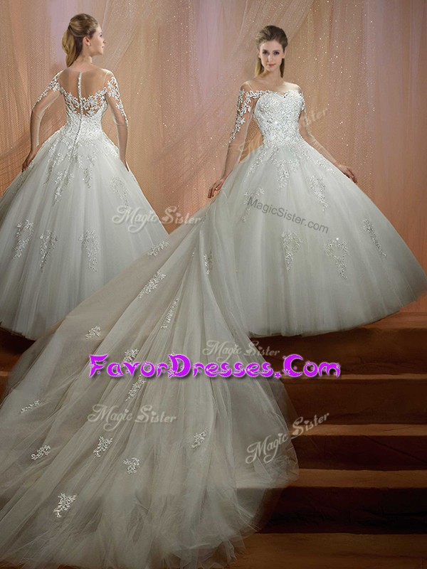 Stunning White Ball Gowns Off The Shoulder Long Sleeves Tulle Chapel Train Clasp Handle Lace Wedding Gown