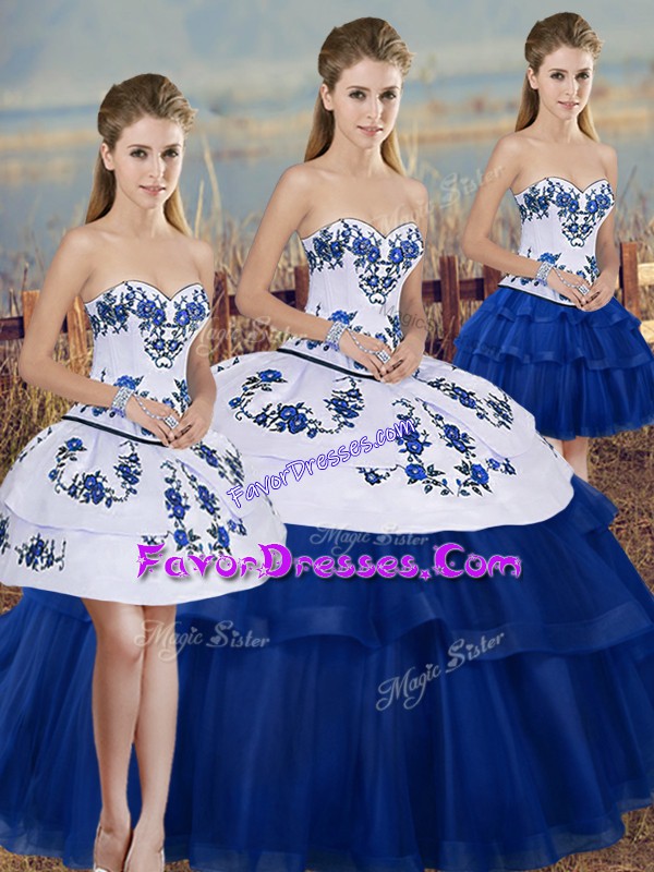  Sweetheart Sleeveless 15th Birthday Dress Floor Length Embroidery and Bowknot Royal Blue Tulle