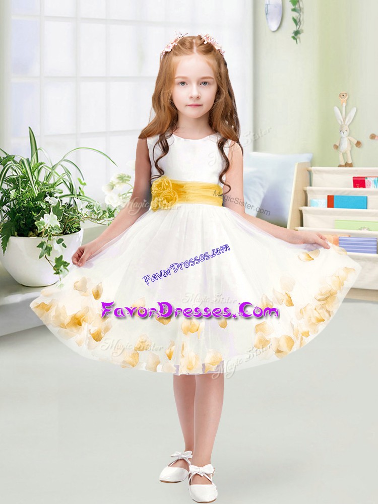  White Sleeveless Tulle Zipper Flower Girl Dresses for Less for Wedding Party