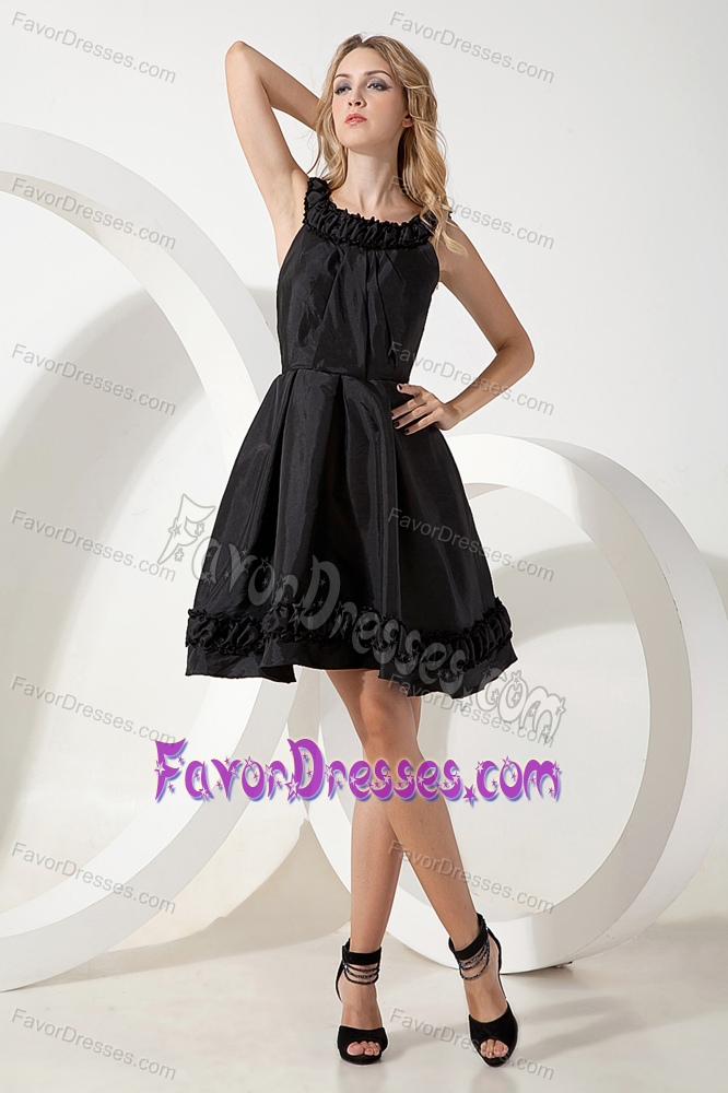 Black Scoop Knee-length Taffeta Maid of Honor Dress with Rosettes for Cheap