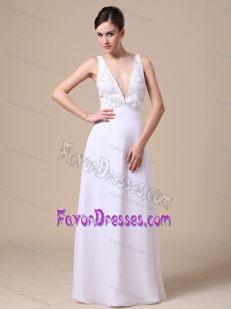 Elegant V-neck Empire Beaded Chiffon Prom Dresses in White for Ladies for Cheap