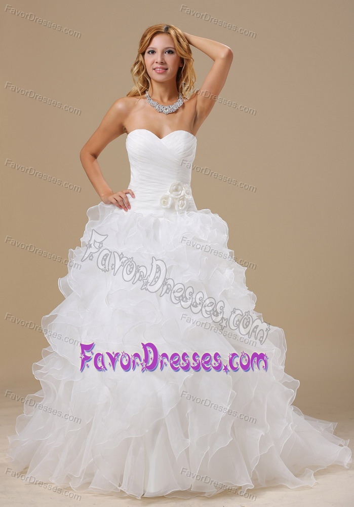 Popular Organza Wedding Gown Dress with Ruffled Layers and Hand Made Flowers