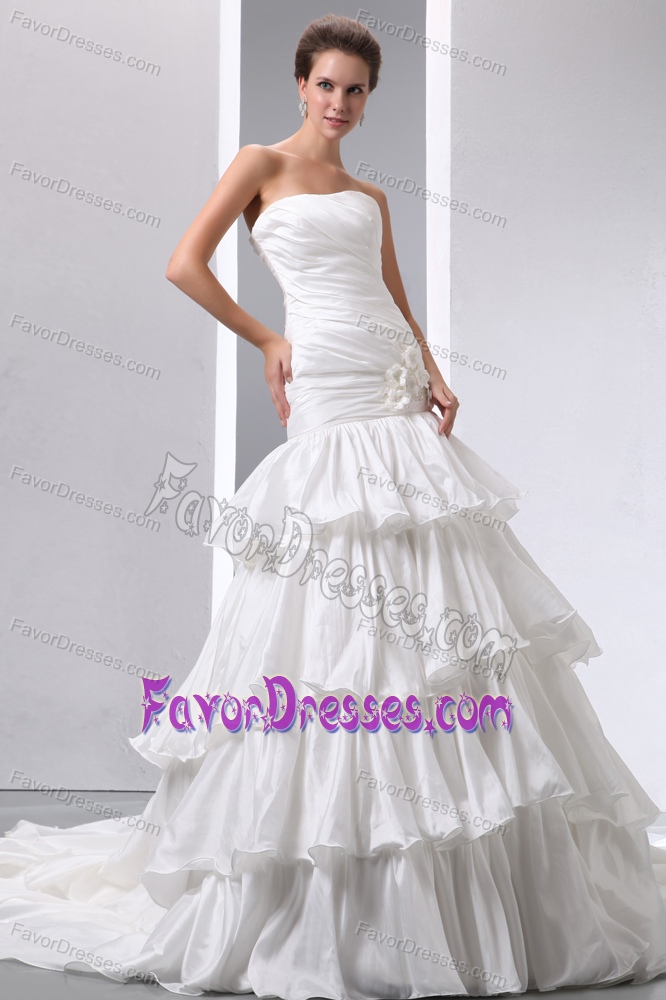 White Ruching Wedding Dresses with Ruffled Layers and Hand Made Flowers