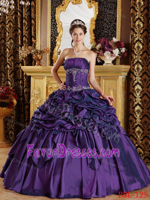 Eggplant Purple Strapless Sweet 16 Quince Dresses with Pick-ups and Appliques