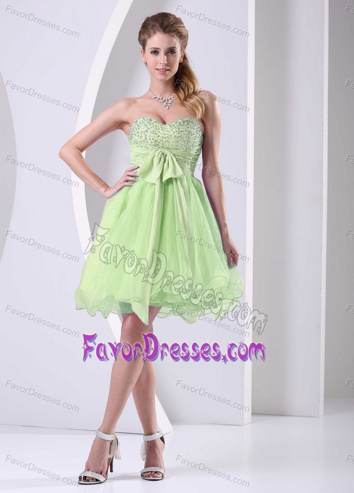 Chic Sweetheart Knee-length Yellow Green Tulle Homecoming Dress with Beading