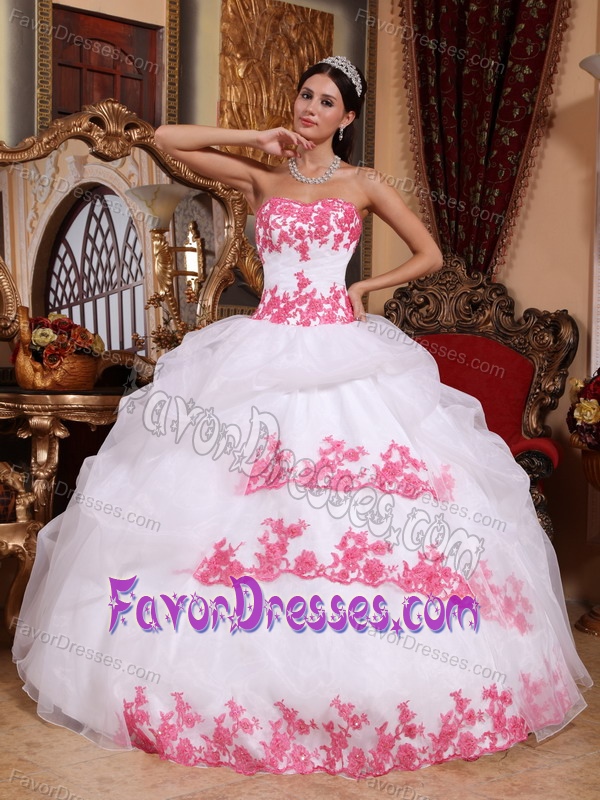 Famous White Organza Sweetheart Quinces Gowns with White Appliques