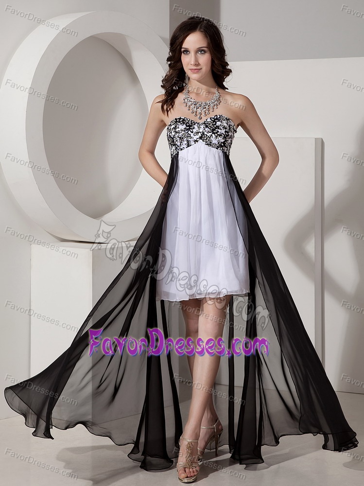 Cheap Sweetheart Black and White Chiffon Prom Maxi Dress with Appliques