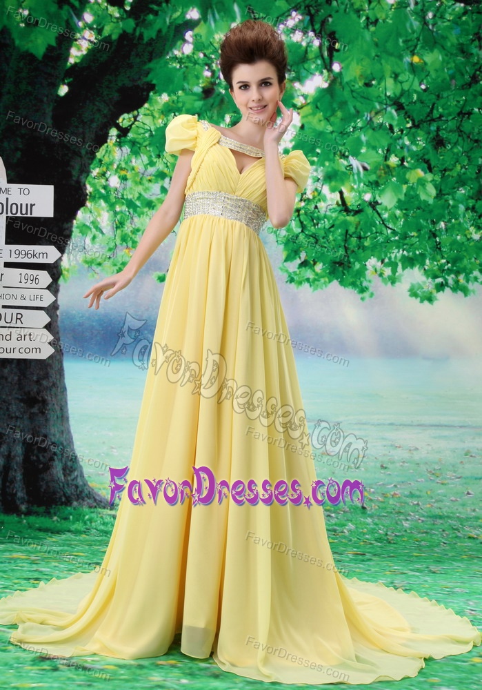 Elegant V-neck Light Yellow Best Maxi Dresses with Beading and Ruching