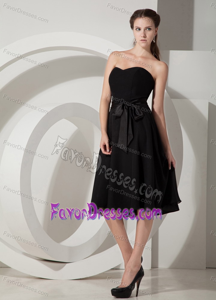 Customized Black Sweetheart Knee-length Chiffon Bridesmaid Dress with Sash