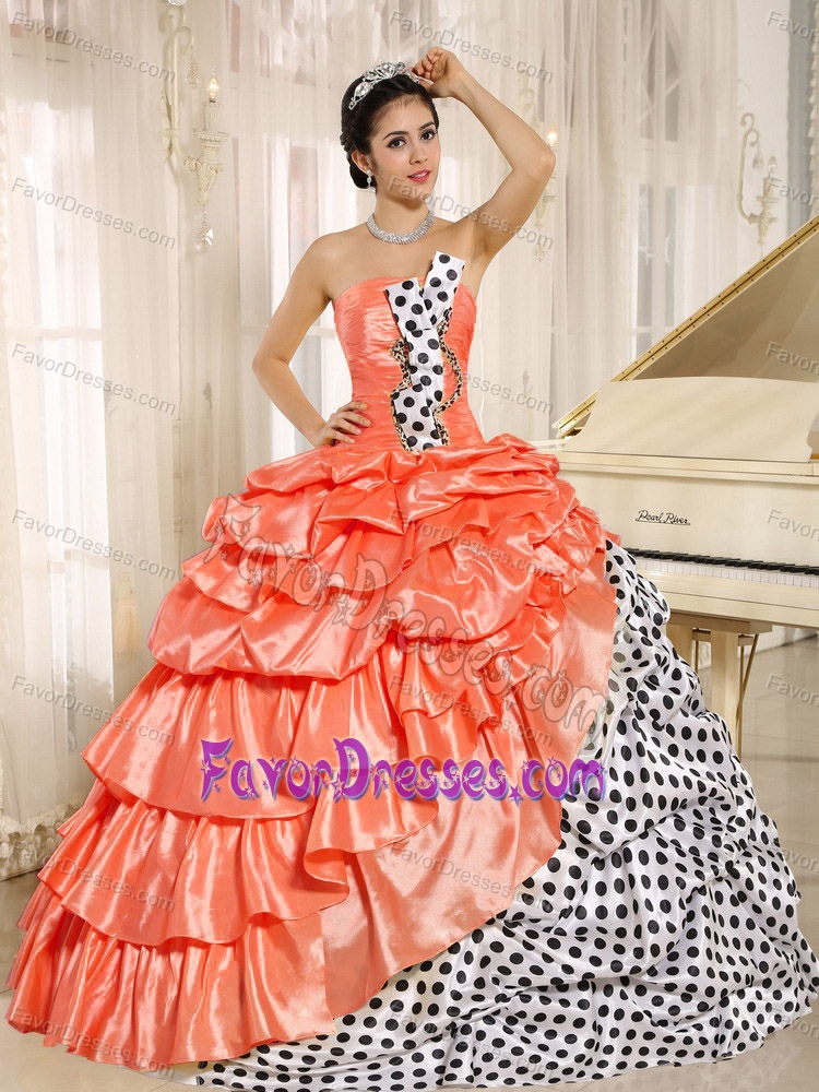 Muti-Color Strapless Ball Gown Quinceanera Ruffled Dresses in Taffeta