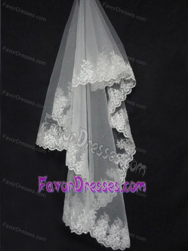 Lace Decorate The Bridal Veil On Sale