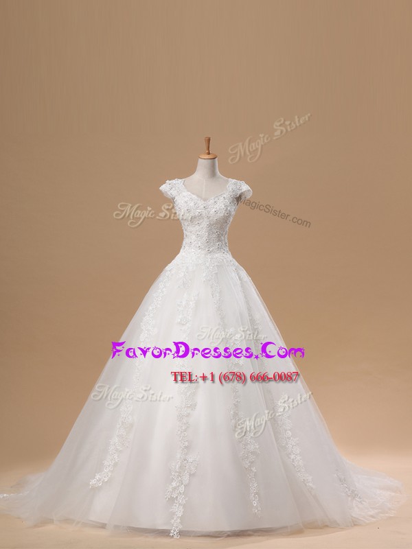 Nice White A-line Lace and Appliques Wedding Dress Lace Up Tulle Short Sleeves With Train