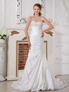 Sweetheart Taffeta Wedding Dress with Ruching and Appliques on Sale