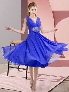 Attractive V-neck Sleeveless Bridesmaid Gown Knee Length Beading Blue Chiffon