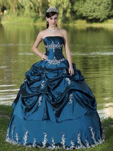 Wholesale Price Blue Strapless Embroidery Quinceaneras Gowns in Satin