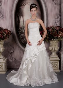 Romantic Princess Wedding Party Dresses with Appliques in Taffeta and Lace