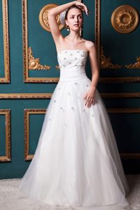 Cheap Strapless Long White Wedding Dress with Beading