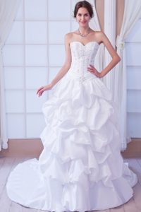 Sweetheart White Taffeta Wedding Dress with Pick-ups and Appliques