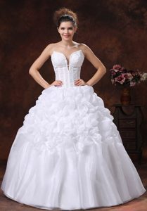 Best Spaghetti Straps Beach Wedding Dress with Appliques and Pick-ups