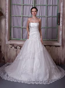 Strapless Beautiful Wedding Dresses with Chapel Train in Taffeta and Lace