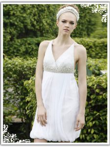 Hot Selling White Chiffon Criss Cross V-neck Sleeveless Knee Length Prom Evening Gown Ruching