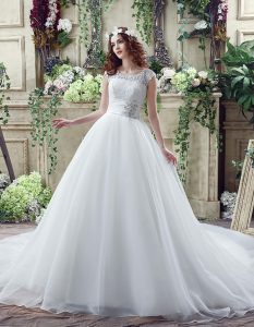 Scalloped Organza and Lace Sleeveless Wedding Gown Court Train and Beading and Lace