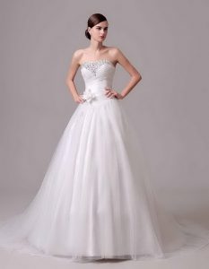 Sleeveless Tulle With Brush Train Lace Up Wedding Dresses in White with Beading and Hand Made Flower